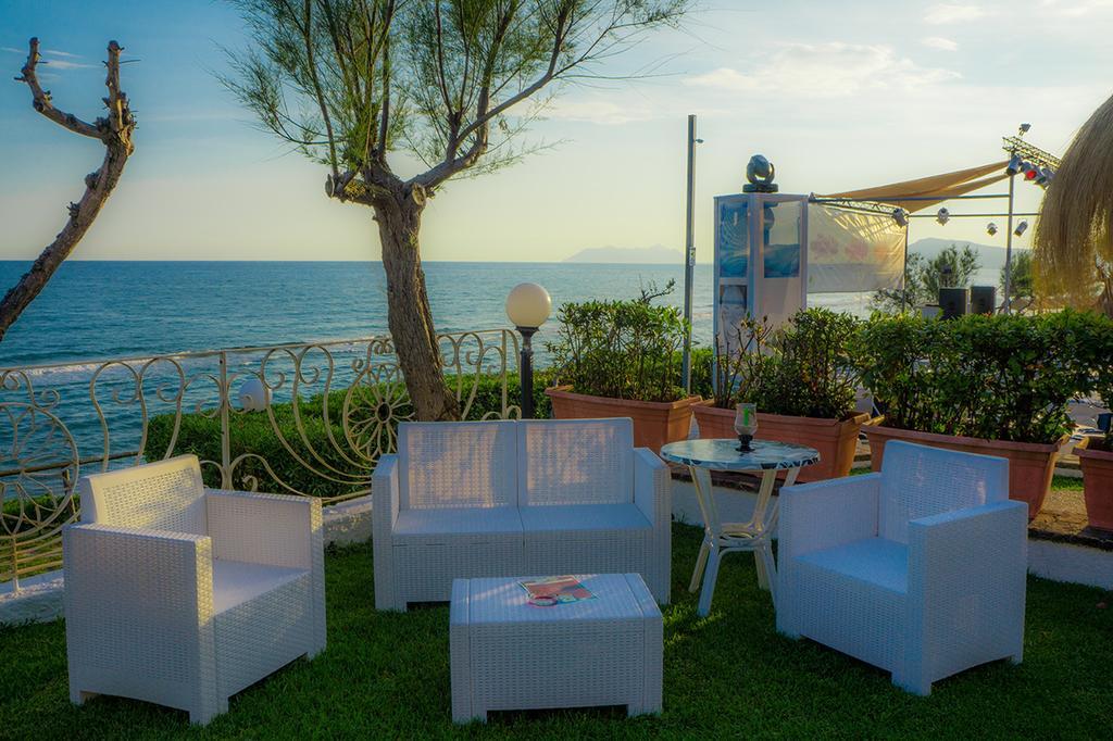 Holiday Village Fondi Ngoại thất bức ảnh