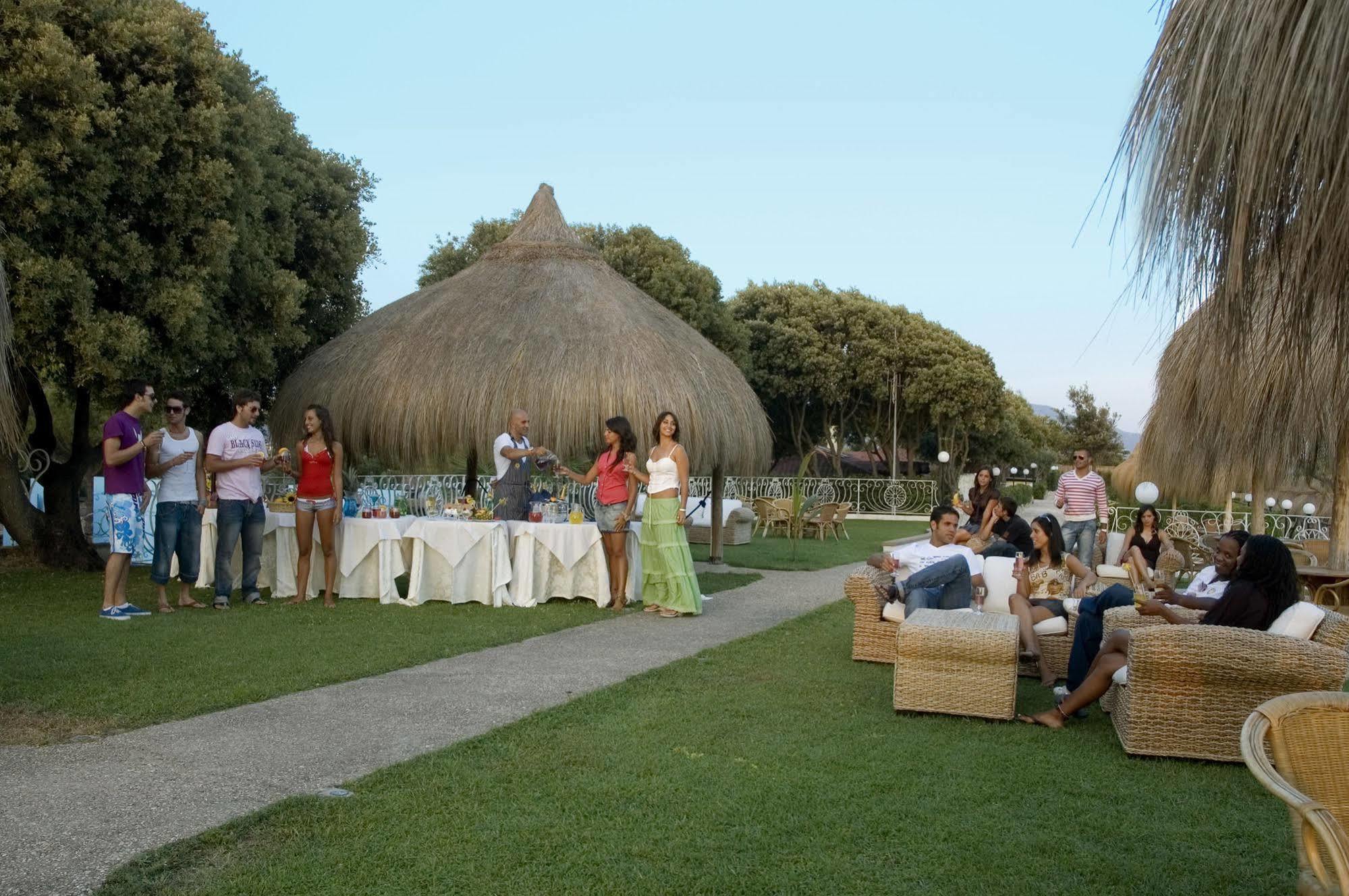 Holiday Village Fondi Ngoại thất bức ảnh